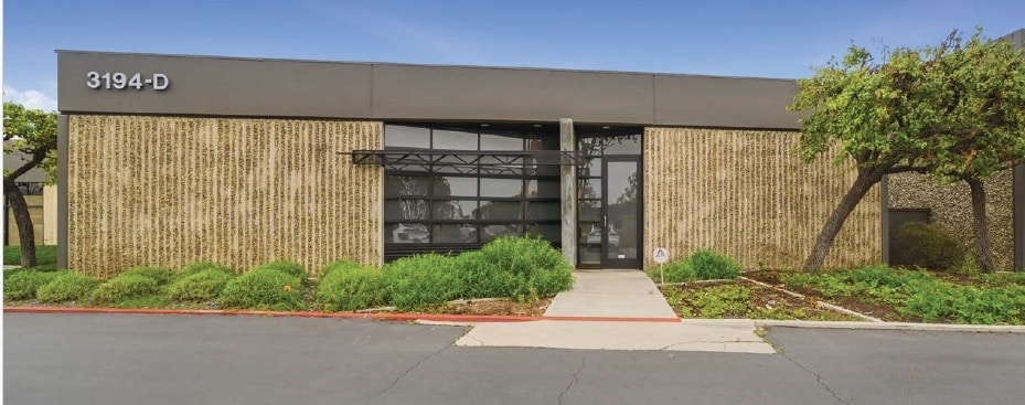 3194 Airport Loop Dr, Costa Mesa, CA for lease - Primary Photo - Image 1 of 2