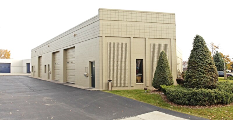 1030-1032 N Crooks Rd, Clawson, MI à louer - Photo du bâtiment - Image 2 de 4