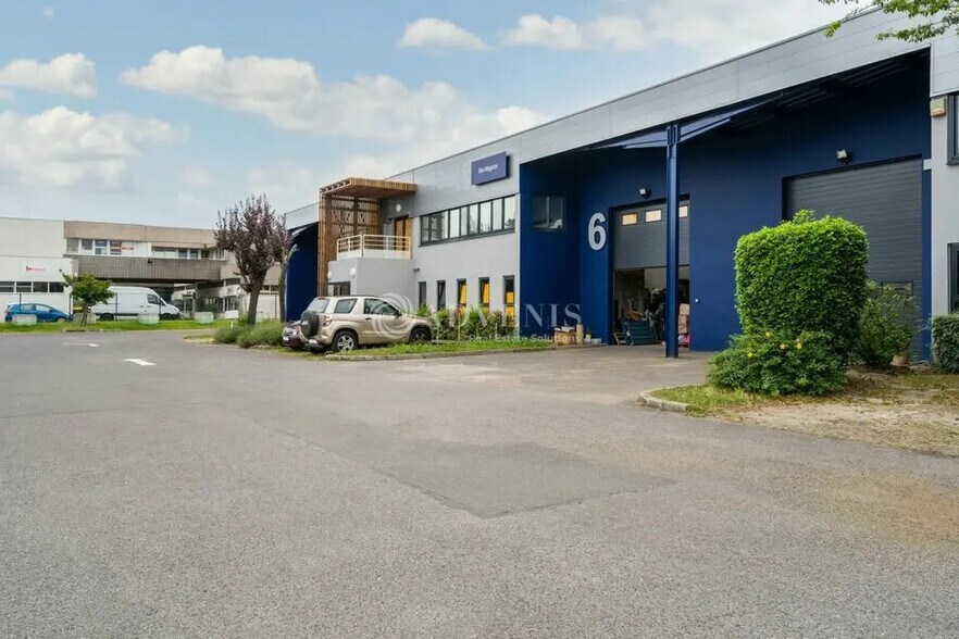 Flex dans SAINT-OUEN-L'AUMONE à louer - Photo du bâtiment - Image 1 de 9