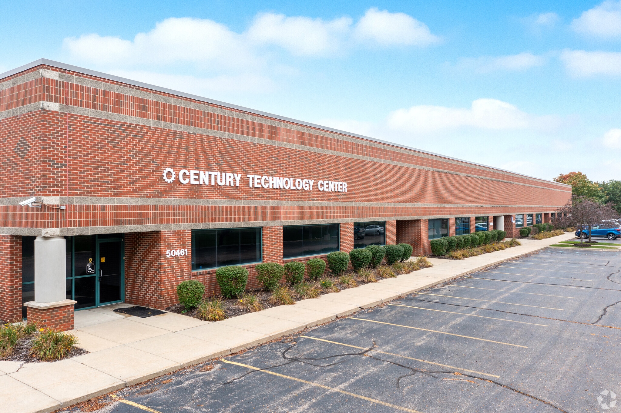 50481 Pontiac Trl, Wixom, MI for lease Primary Photo- Image 1 of 8