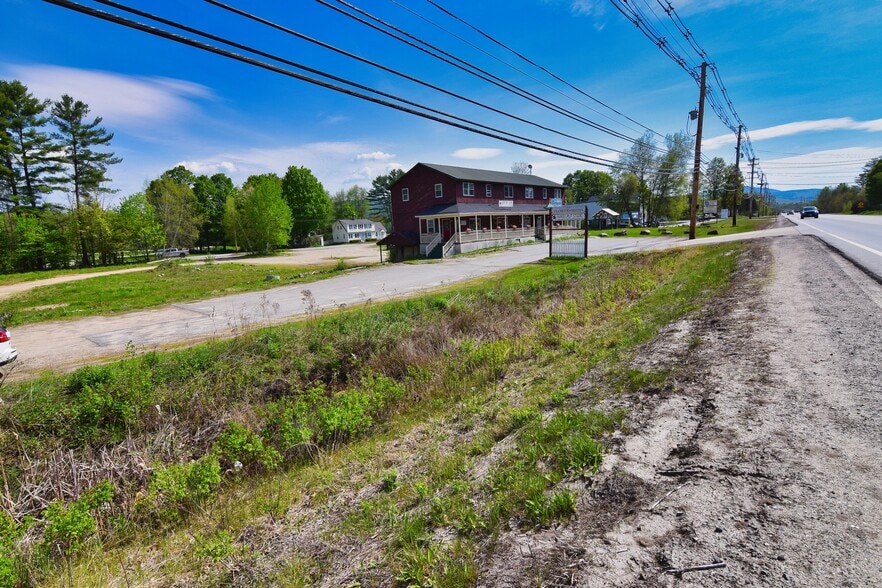 584 Tenney Mountain Hwy, Plymouth, NH à vendre - Photo du bâtiment - Image 2 de 11
