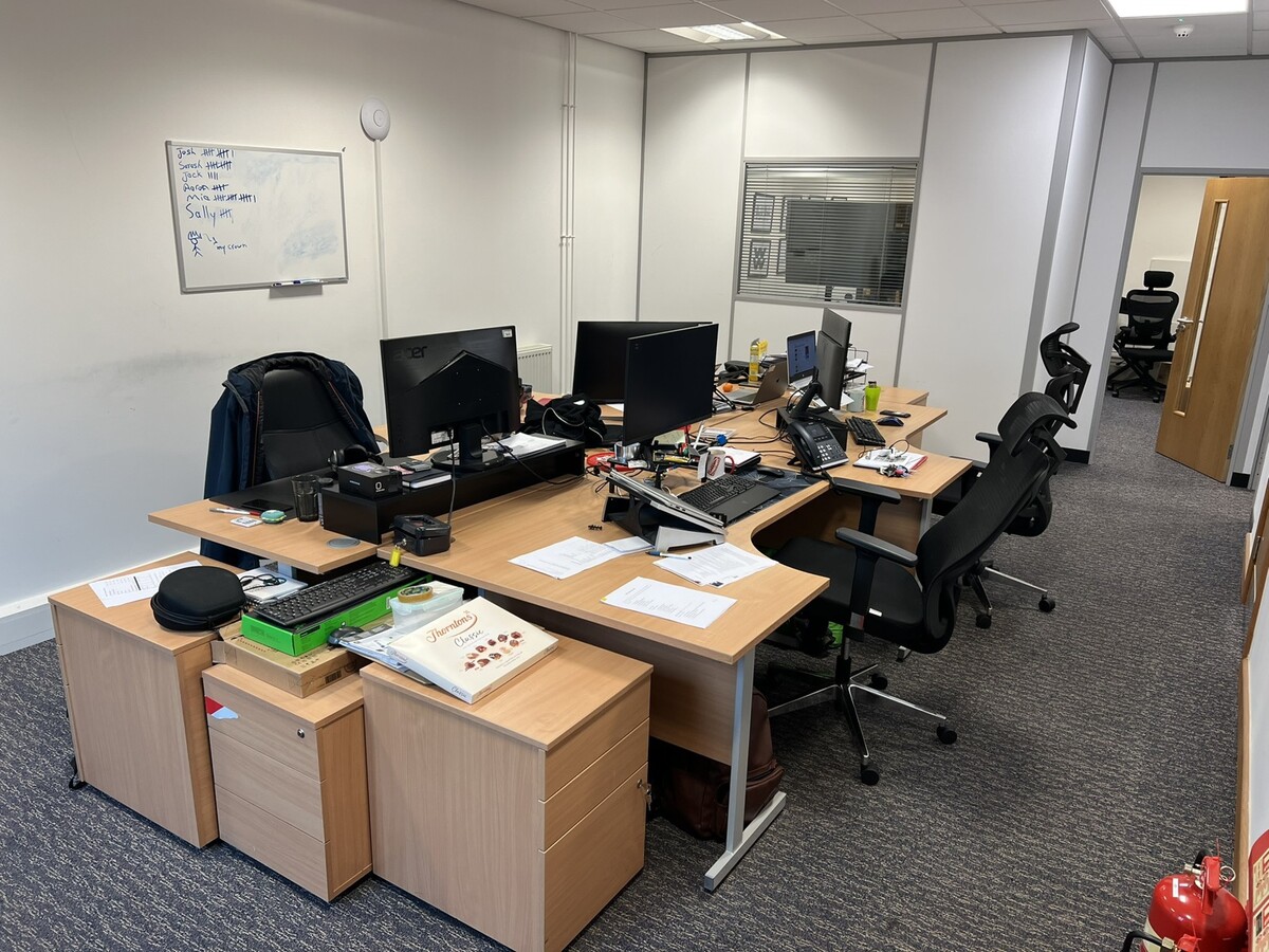 9 George Mann Rd, Leeds, WYK LS10 1DX - Unité 7 -  - Photo intérieure - Image 1 of 4