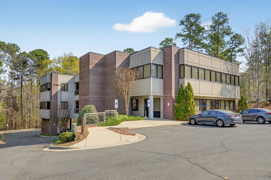 329 Providence Rd, Chapel Hill, NC à vendre - Photo du bâtiment - Image 2 de 13
