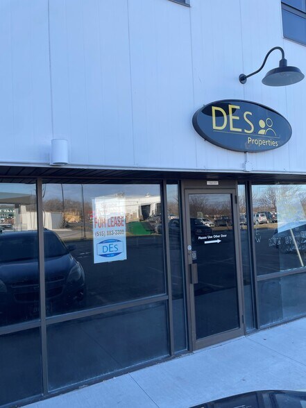 1300 Cummins Rd, Des Moines, IA à louer - Photo du bâtiment - Image 2 de 46