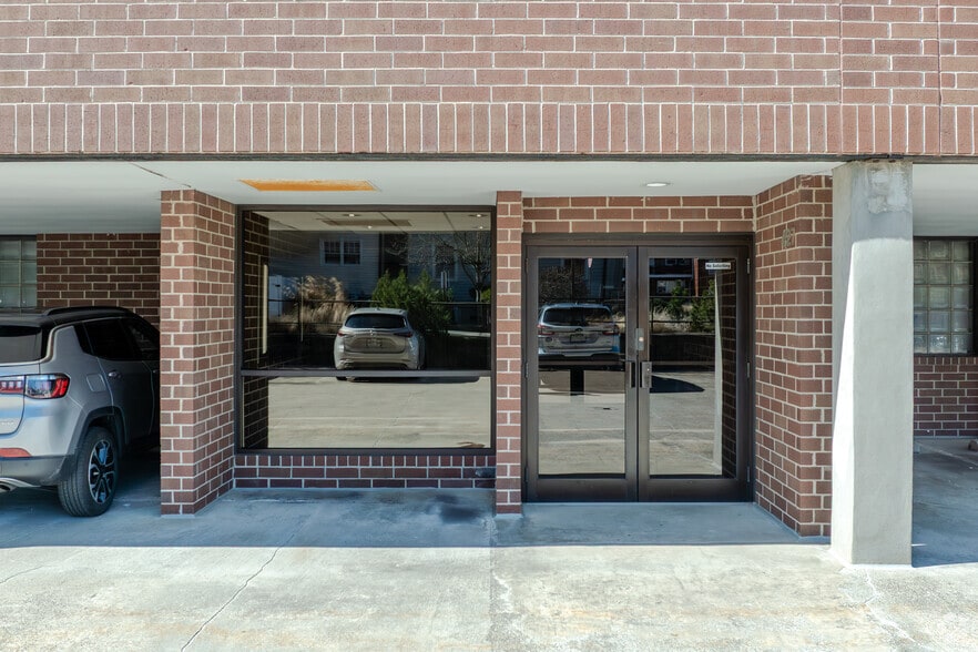 427 Bedford Rd, Pleasantville, NY for lease - Building Photo - Image 3 of 9