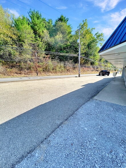 703 US-30, Imperial, PA à louer - Photo du bâtiment - Image 2 de 32