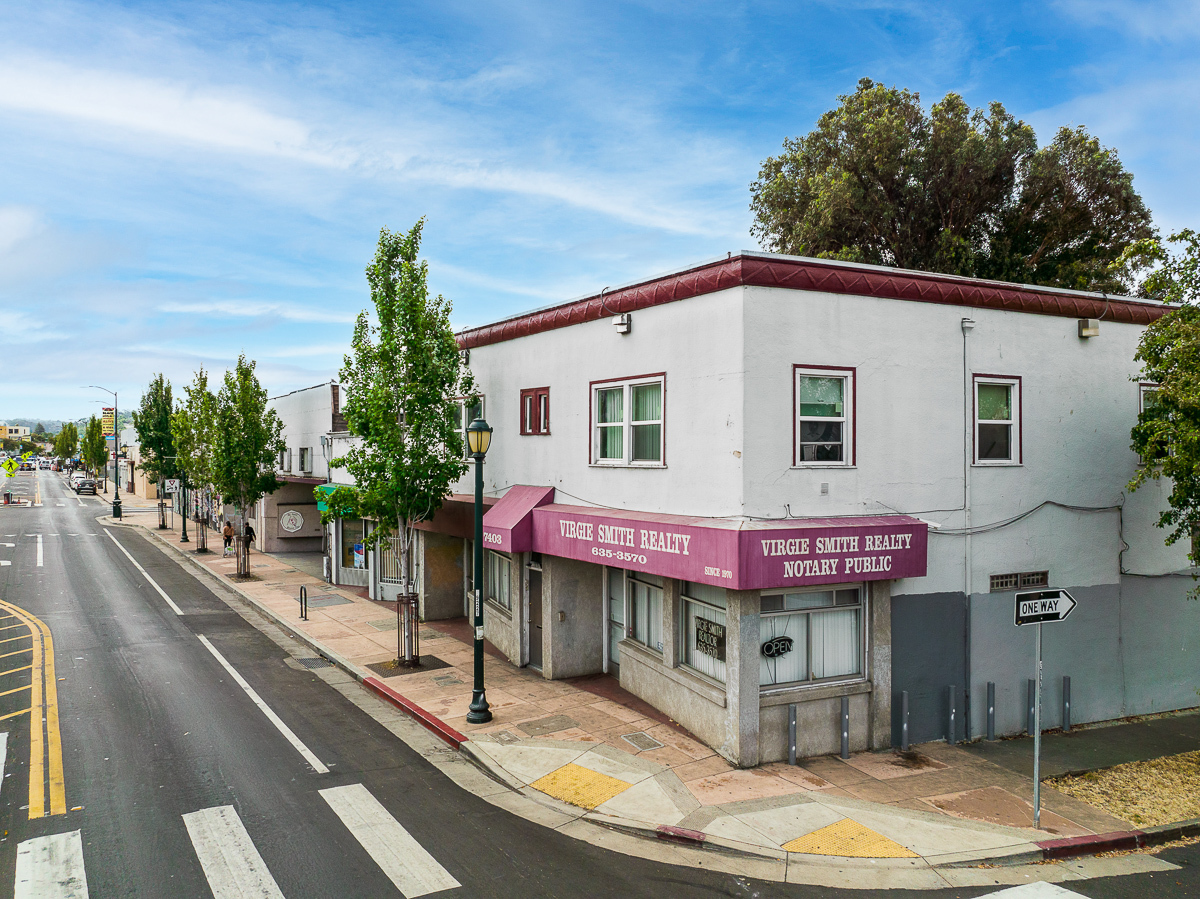 2770 74th Ave, Oakland, CA à vendre Photo du bâtiment- Image 1 de 1