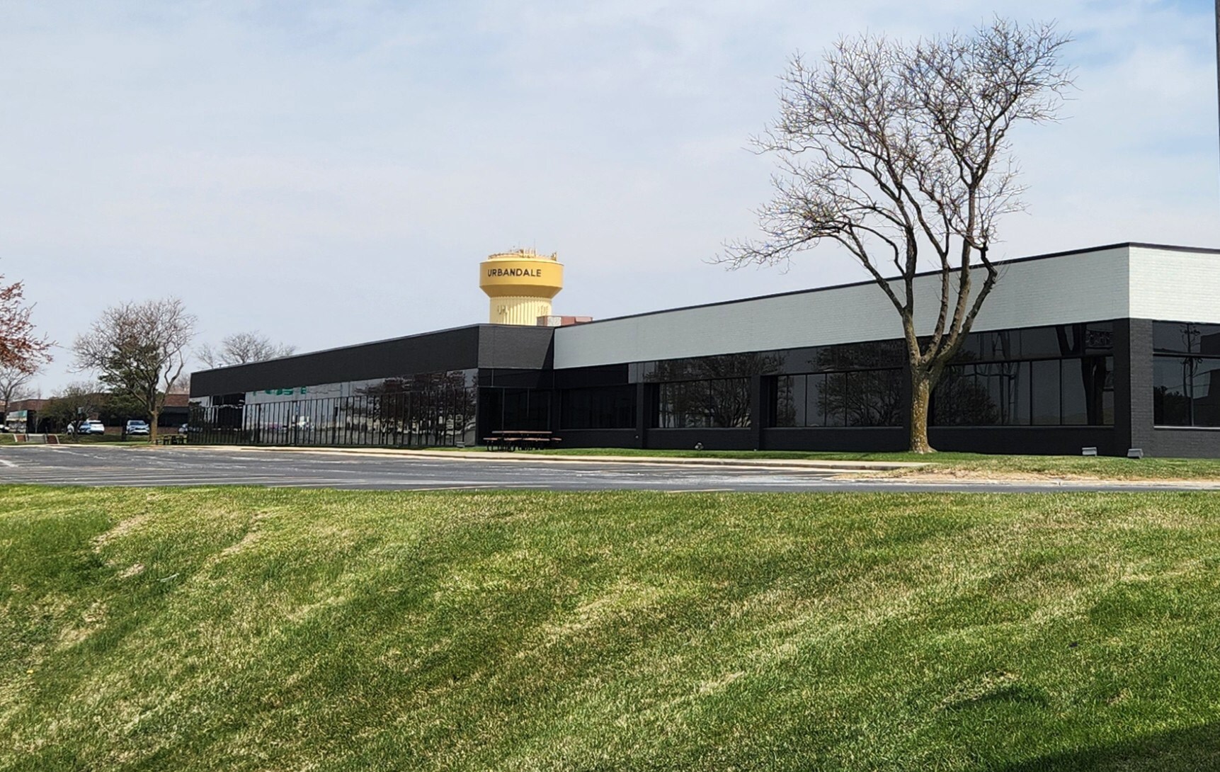 4250 114th St, Urbandale, IA for lease Building Photo- Image 1 of 3