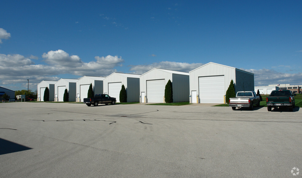 801 Heritage Rd, De Pere, WI for lease - Building Photo - Image 3 of 14