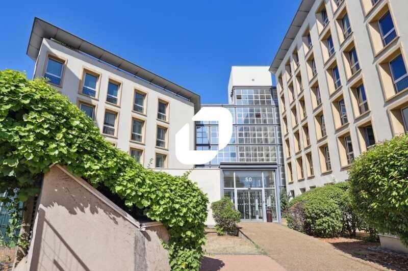 Office in Villeurbanne for lease - Building Photo - Image 1 of 20