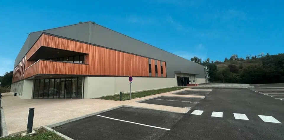 Flex in Saint-Laurent-de-Mure for lease Primary Photo- Image 1 of 4