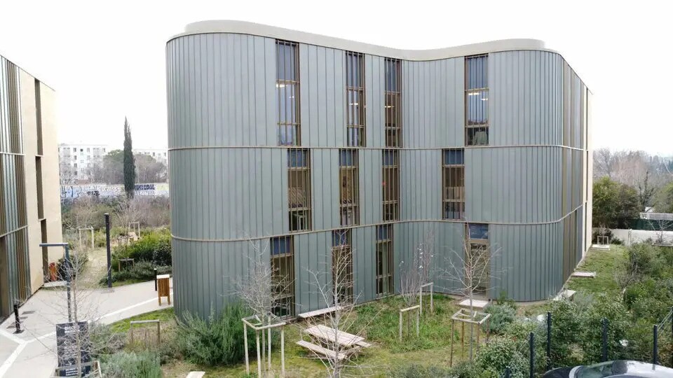 Office in Aix-en-Provence for lease - Building Photo - Image 1 of 14