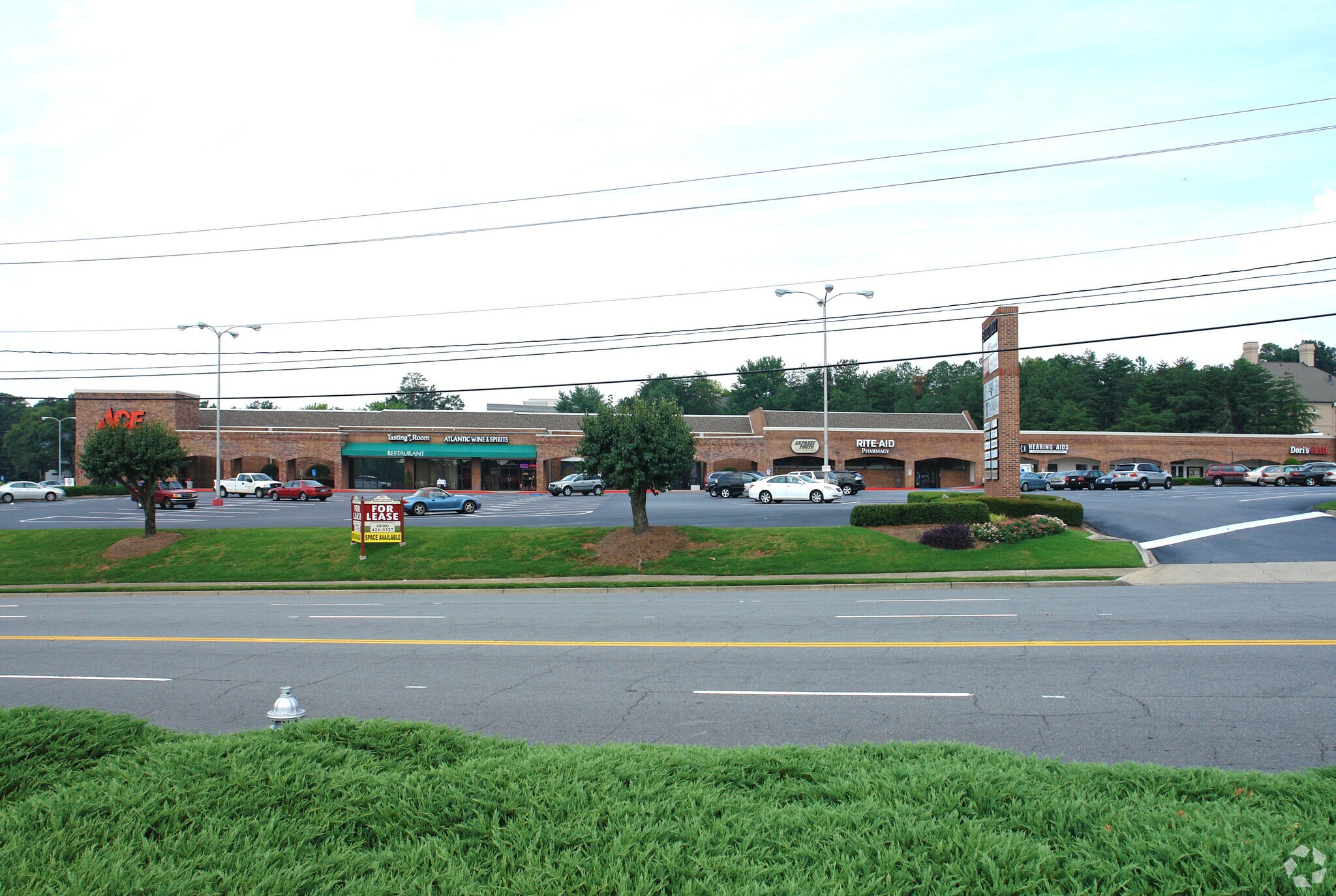 6010 Sandy Springs Cir NE, Atlanta, GA for lease Primary Photo- Image 1 of 6