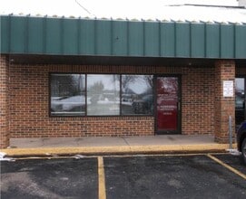 2024-2100 9th Ave, Oshkosh, WI for lease Building Photo- Image 1 of 2