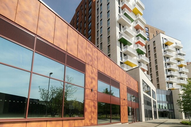 Plus de détails pour Queen St, Maidenhead - Commerce de détail à louer