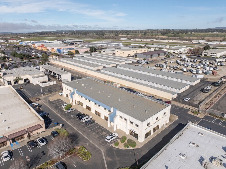 203-205 W Central Ave, Lompoc, CA à vendre - Photo du bâtiment - Image 3 de 21