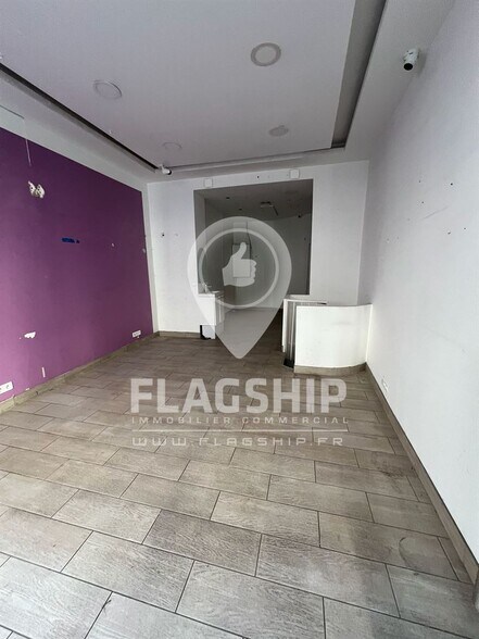 Retail in Paris for lease - Interior Photo - Image 3 of 7