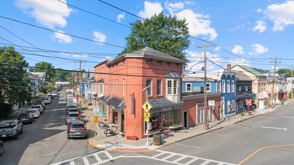 45-49 8th St, Hudson, NY à vendre - Photo du bâtiment - Image 3 de 61