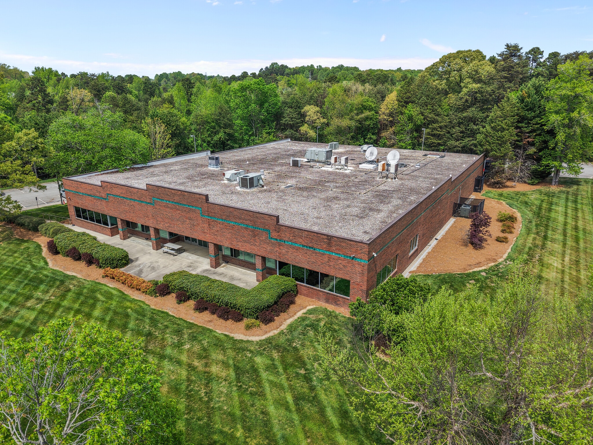 4239 Piedmont Pky, Greensboro, NC for sale Primary Photo- Image 1 of 7