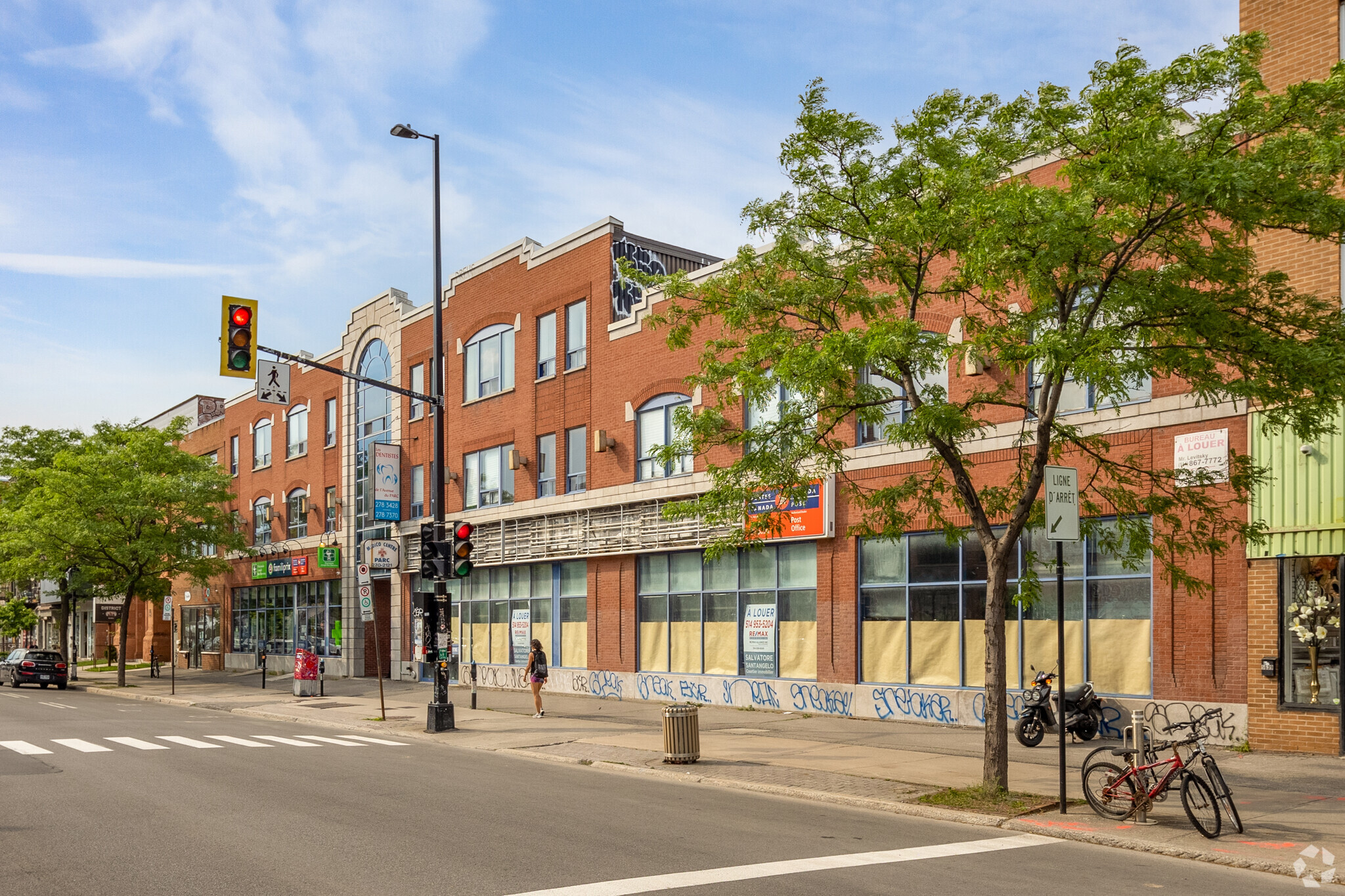 5649-5661 Av Du Parc, Montréal, QC à vendre Photo du bâtiment- Image 1 de 1