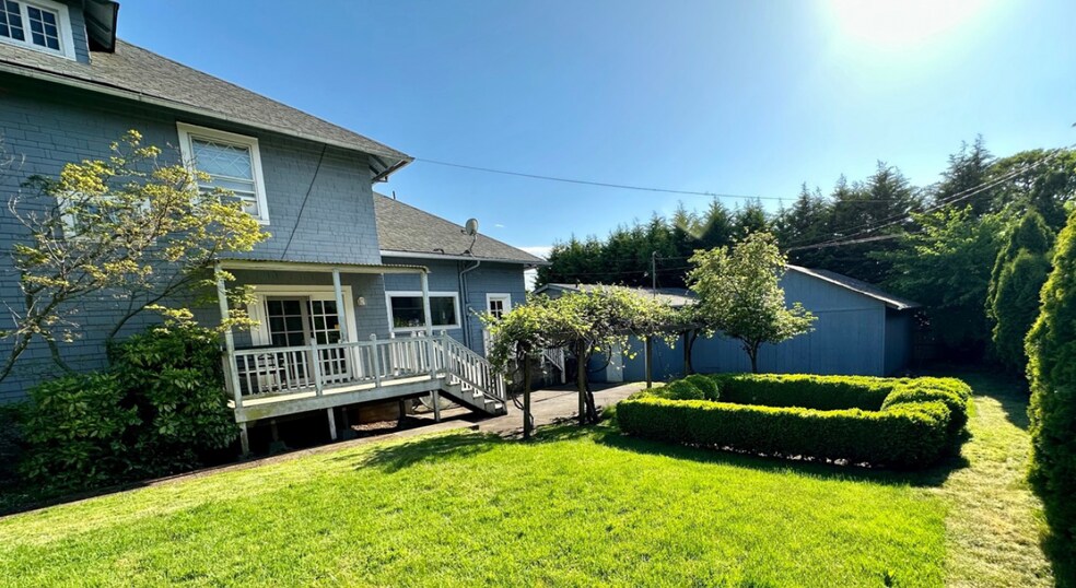 214 Pioneer Pkwy West, Springfield, OR à louer - Photo du bâtiment - Image 3 de 22