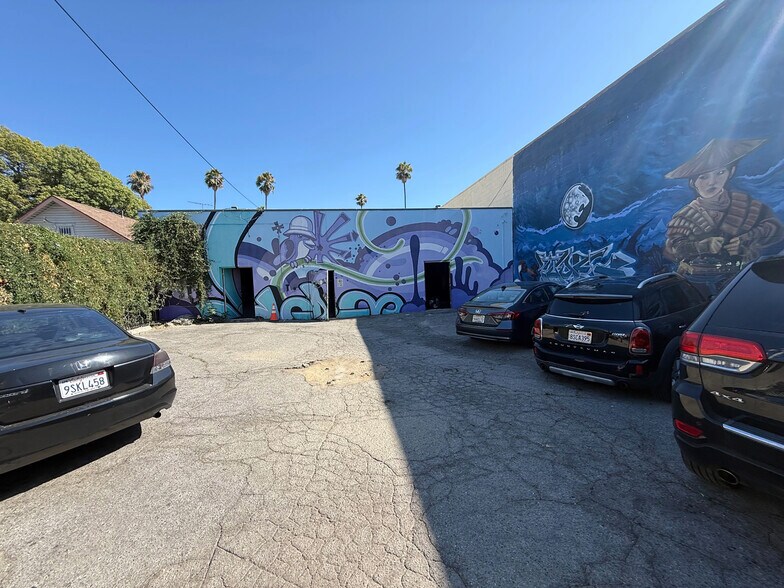 5119 W Sunset Blvd, Los Angeles, CA à louer - Photo du bâtiment - Image 3 de 15