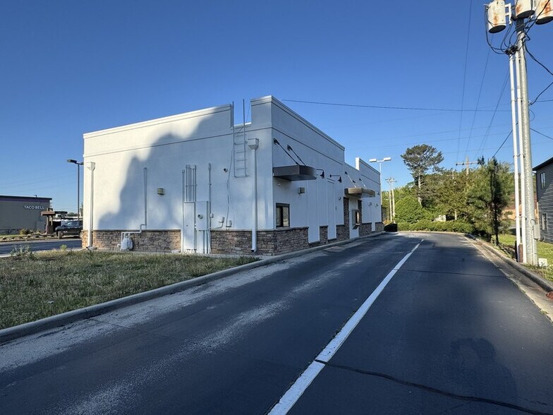 2136 6th Ave SE, Decatur, AL for sale - Building Photo - Image 2 of 8