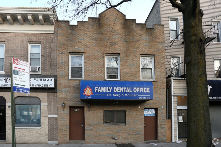 9703 101st Ave, Jamaica, NY à vendre - Photo du bâtiment - Image 2 de 4