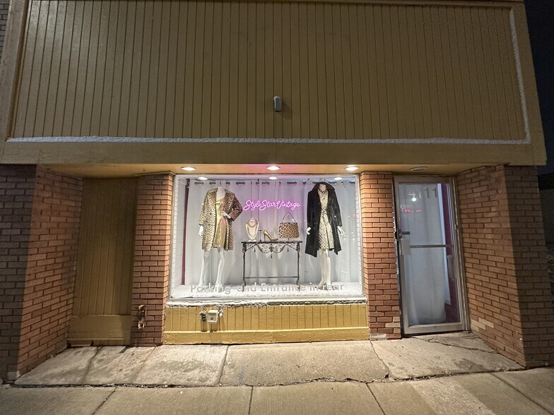 4111 12 Mile Rd, Berkley, MI à vendre - Photo du bâtiment - Image 2 de 10