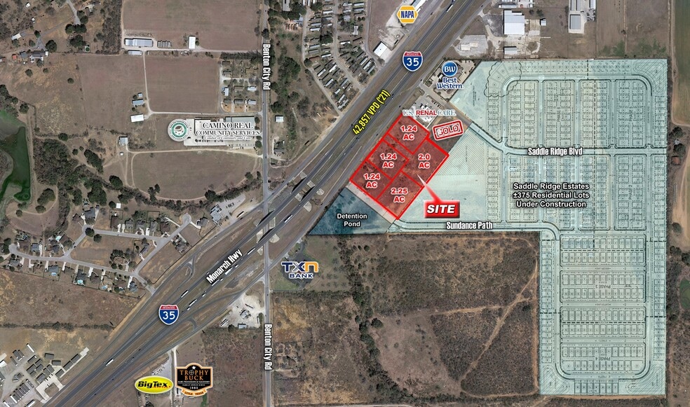 Saddle Ridge Blvd, Lytle, TX à vendre - Photo du bâtiment - Image 2 de 3