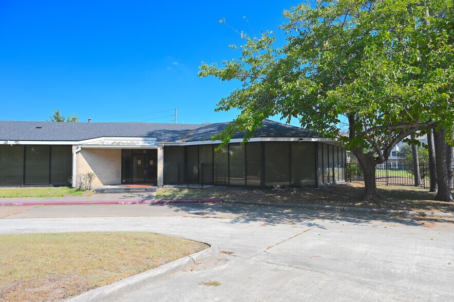 14423 Cornerstone Village Dr, Houston, TX à vendre - Photo du bâtiment - Image 3 de 23