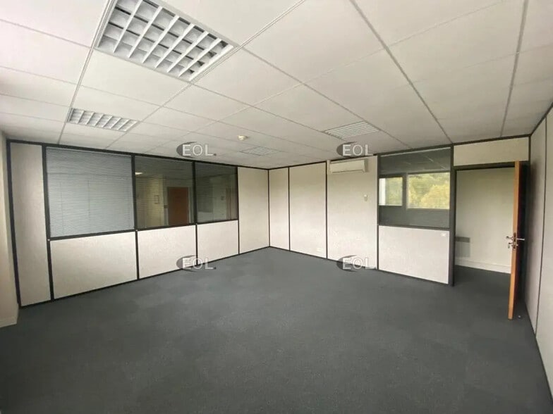 Industriel dans Lieusaint à louer - Photo intérieure - Image 3 de 11