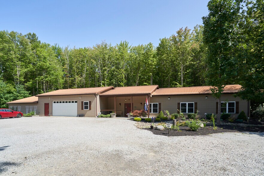 834 Clyde Hill (South Countyline Rd), Geneva, OH à vendre - Photo du bâtiment - Image 1 de 43