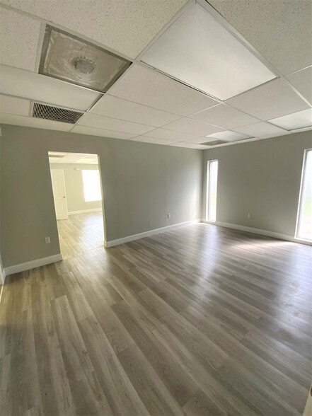 7664 S US Highway 1, Port Saint Lucie, FL for lease - Interior Photo - Image 3 of 9