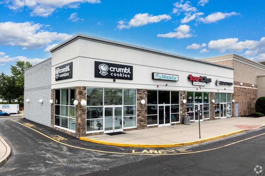 200-500 Rockhill Dr, Bensalem, PA for lease - Building Photo - Image 2 of 4
