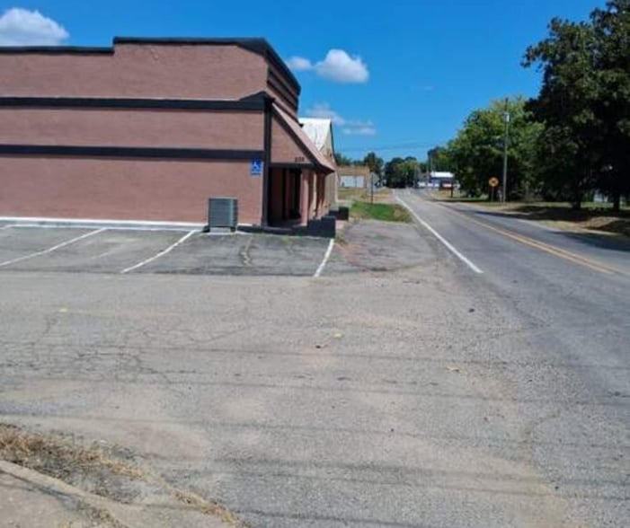 208 SE Avenue 2 Ave, Atkins, AR for sale - Building Photo - Image 2 of 21