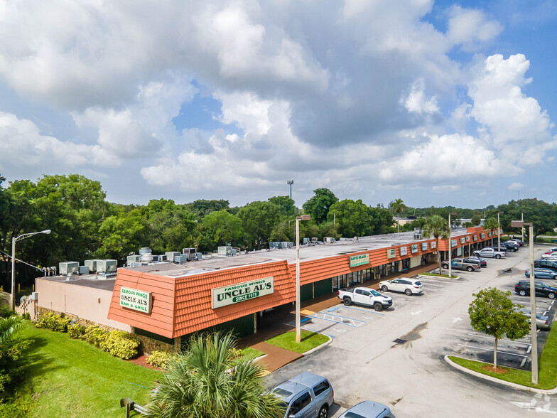 8200-8270 Griffin Rd, Davie, FL à vendre - Photo principale - Image 1 de 1