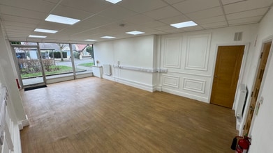 32 Kings Rd, London for lease Interior Photo- Image 2 of 8
