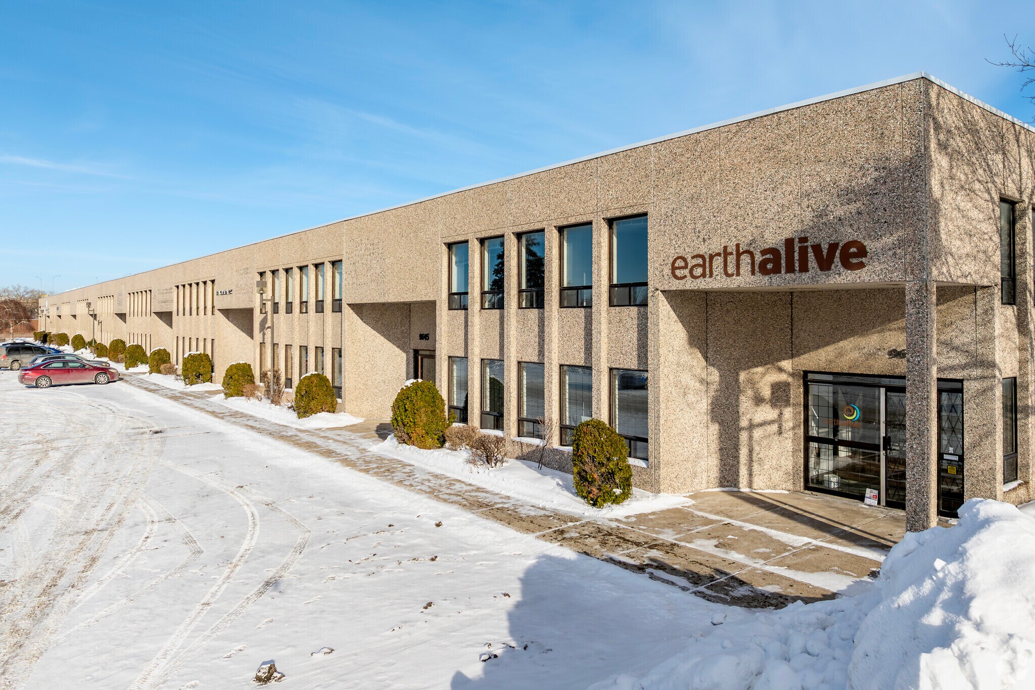 9681-9725 Rue Clément, Montréal, QC for lease Primary Photo- Image 1 of 25