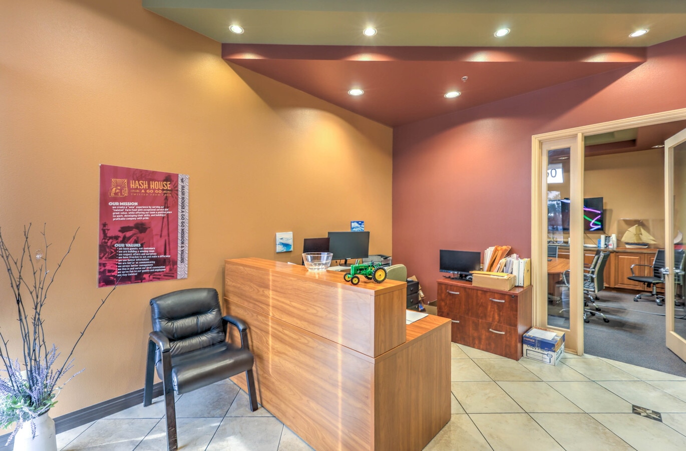 2850 S Jones Blvd, Las Vegas, NV 89146 - Unit 2 - - Interior Photo - Image 2 of 9