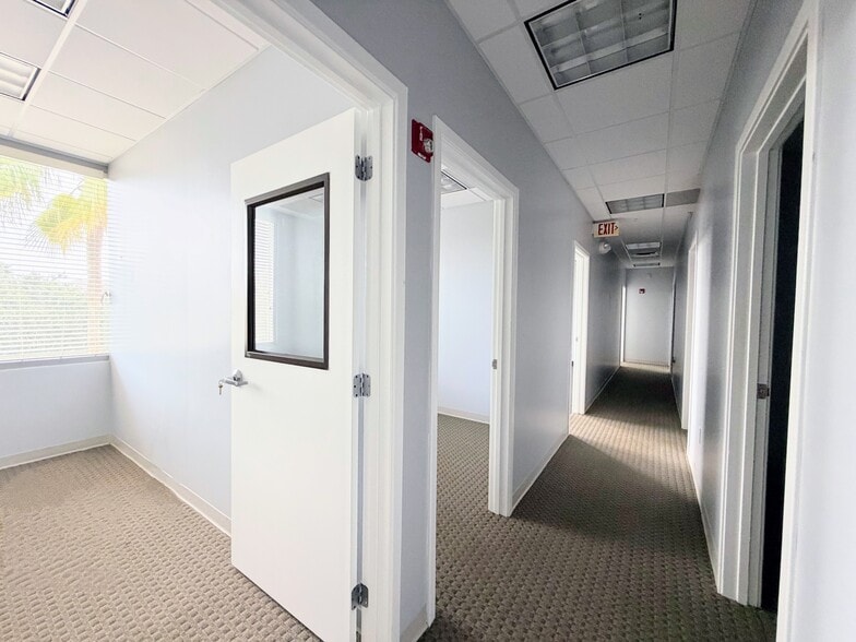 9145-9161 Narcoossee Rd, Orlando, FL à louer - Photo du bâtiment - Image 3 de 7