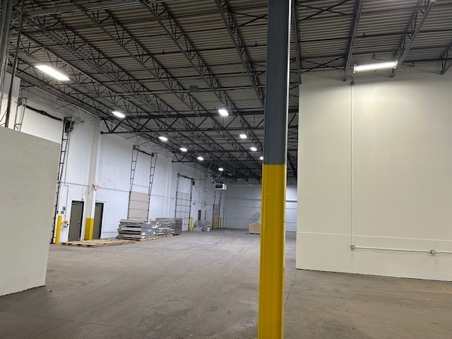 6900-6918 Fairfield Business Dr, Fairfield, OH for lease - Building Photo - Image 3 of 5