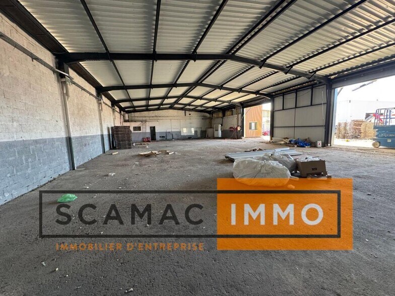 Industrial in Vitrolles for lease - Interior Photo - Image 2 of 7