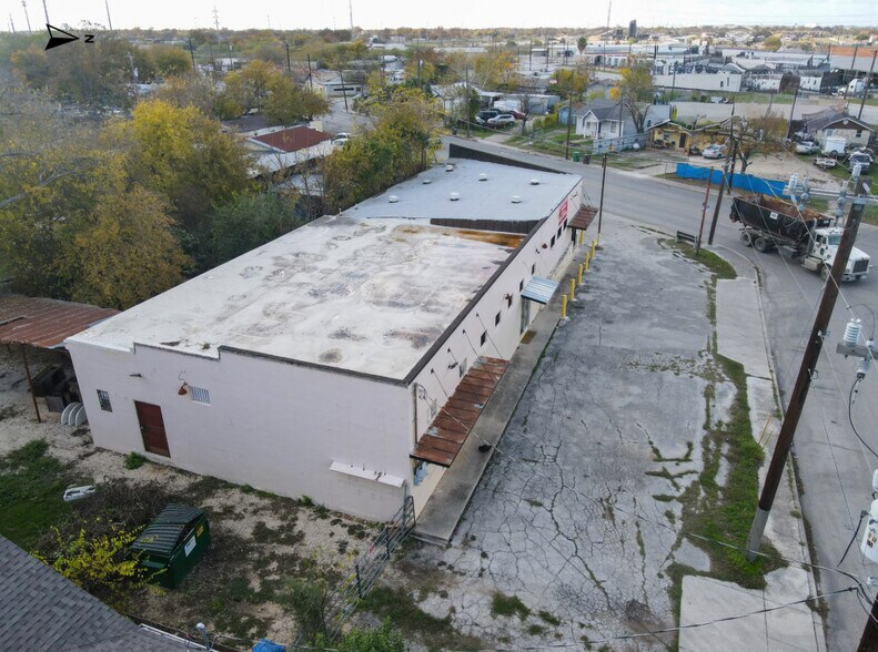 202 Somerset Rd, San Antonio, TX à vendre - Photo du bâtiment - Image 1 de 5