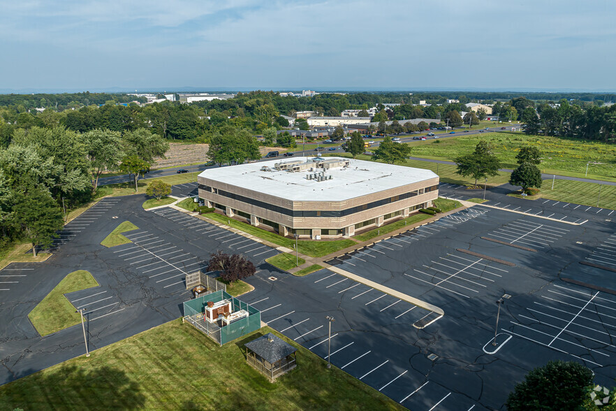 2 Gateway Blvd, East Granby, CT for lease - Aerial - Image 3 of 22