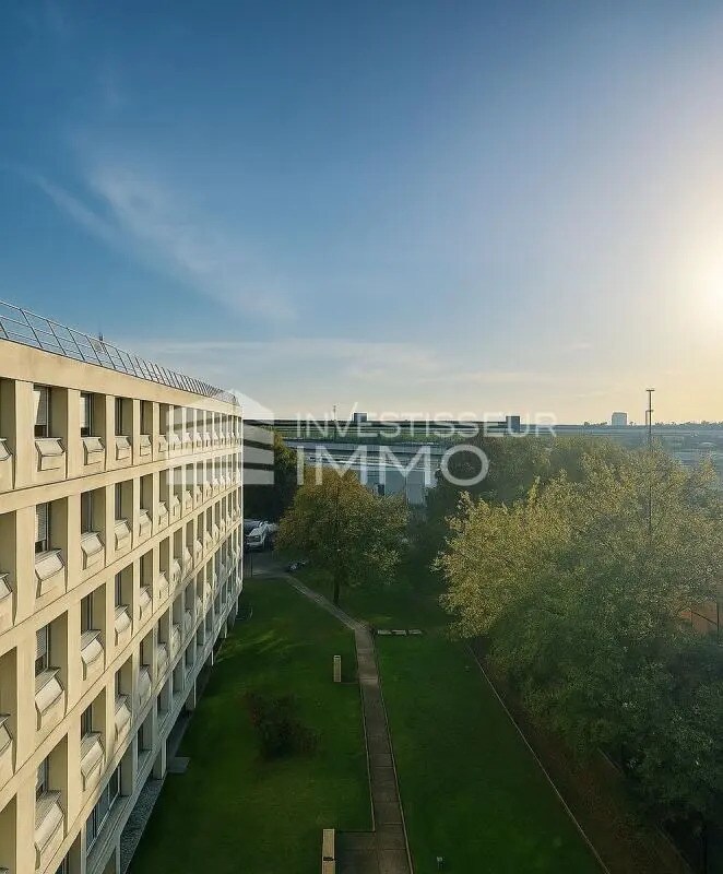 Bureau dans Saint-Ouen-sur-Seine à vendre Photo du bâtiment- Image 1 de 2