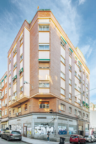 Calle Pérez Ayuso, 1, Madrid, Madrid for sale - Building Photo - Image 2 of 2