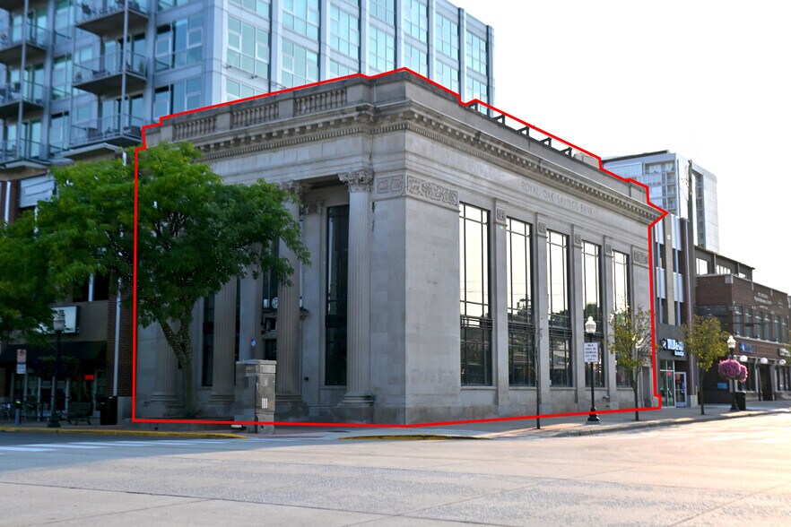 400 S Main St, Royal Oak, MI à vendre - Photo du bâtiment - Image 3 de 16