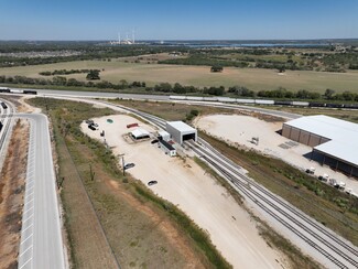 Plus de détails pour 16492 Old Corpus Christi Rd, Elmendorf, TX - Industriel à louer