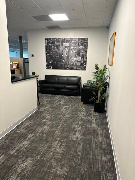 12425 Race Track Rd, Tampa, FL à louer - Photo intérieure - Image 2 de 15